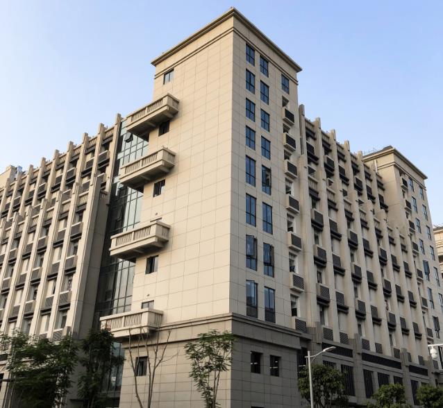真石漆罩光面漆泛白怎么辦？